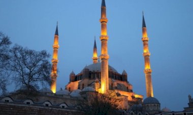 Ramazan Ayı Bir Mekteptir